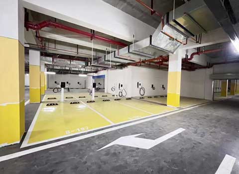 云南萬達廣場7Kw交流充電樁和30kw壁