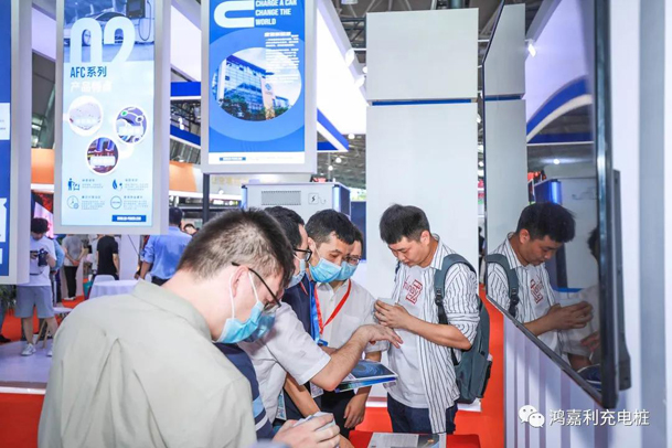 行而不輟，未來(lái)可期，鴻嘉利榮獲充電樁十大品牌獎(jiǎng)項(xiàng)(圖3)